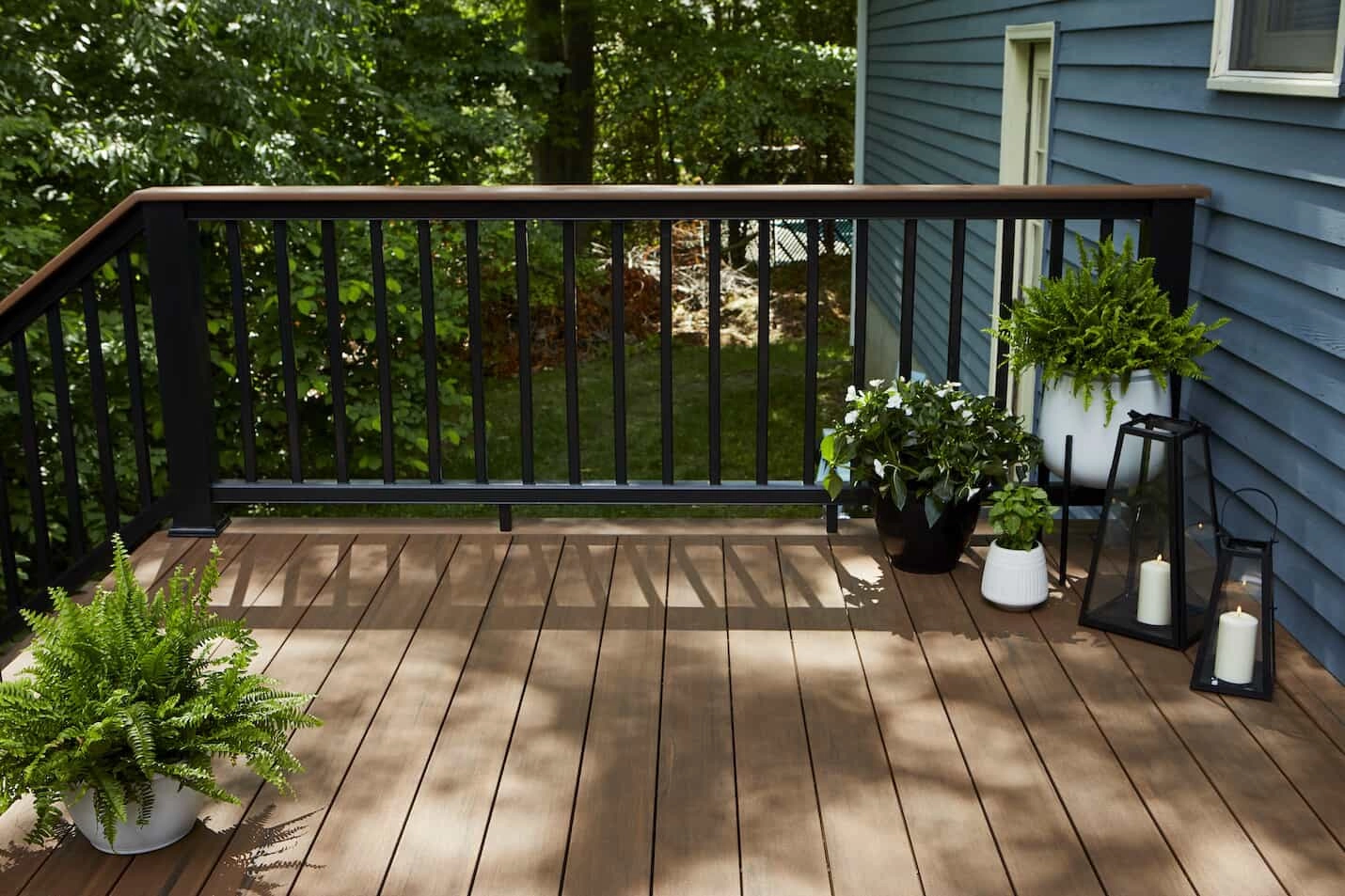 Low-maintenance composite decks Akron, OH. 